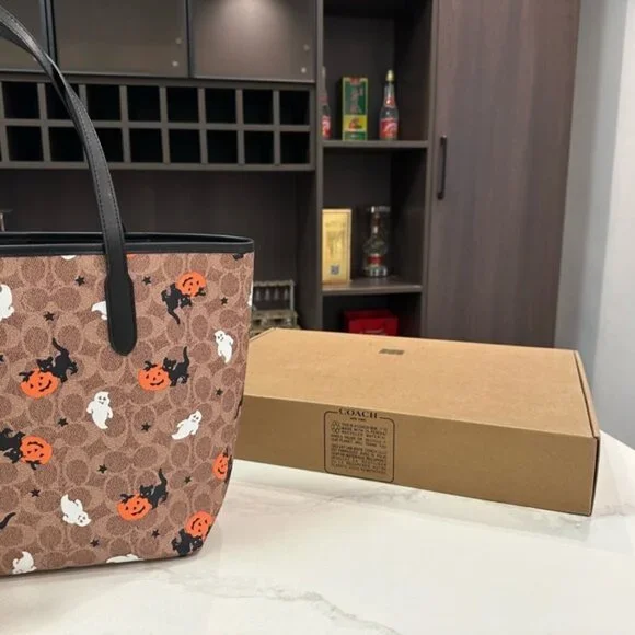 City Tote - Coach Halloween Signature Canvas - Picture 3 of 9